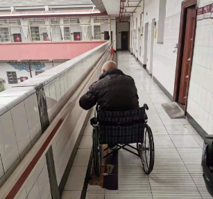 康复在线：偏瘫一个月，终于离开了轮椅